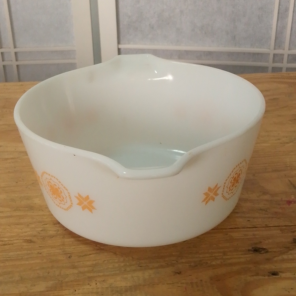 Vintage Pyrex 1.5 Qt Town and Country Casserole Dish - Picture 4 of 5
